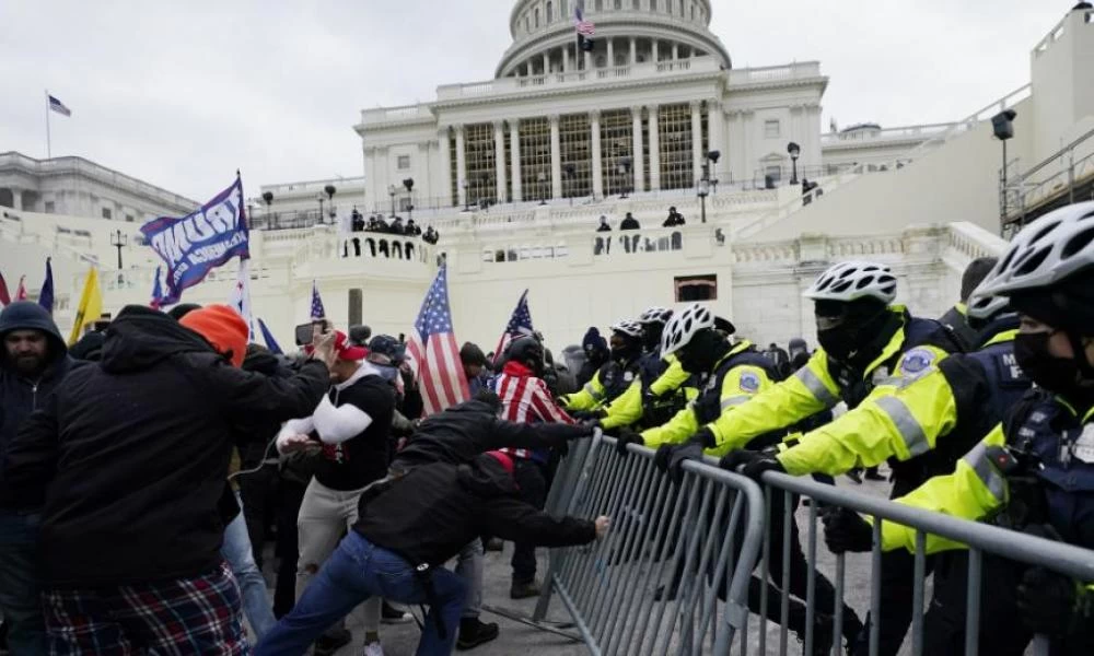 FBI: "Στο μικροσκόπιο" γυναίκα που έκλεψε το λάπτοπ της Πελόζι